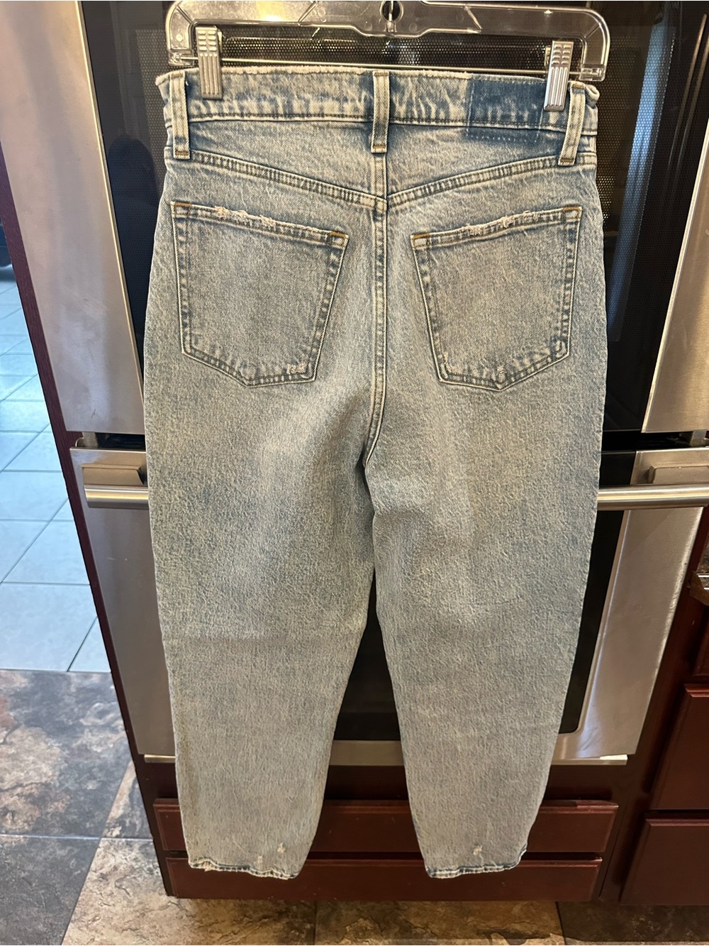 Abercrombie & Fitch Light Wash '90s Straight High-Rise Jeans - Picture 5 of 6